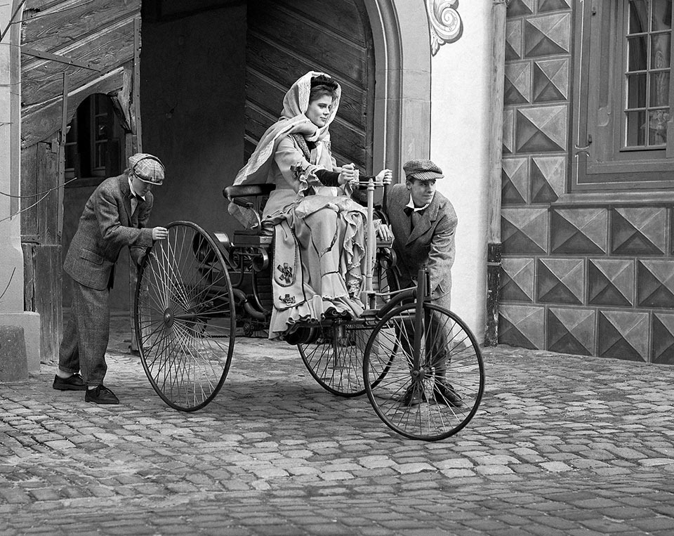 bertha_Benz_Motorwagen.jpg