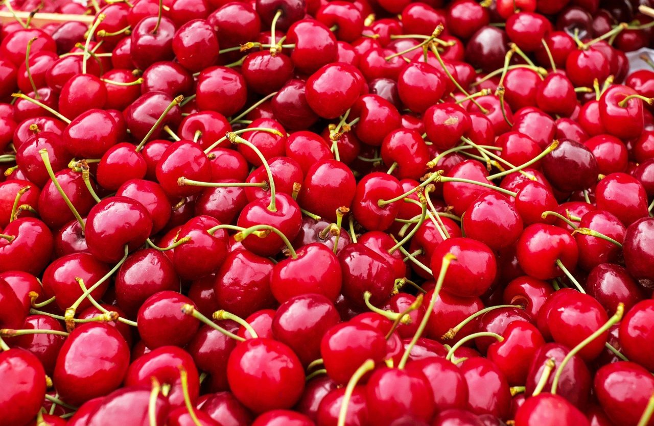 cherries-1465801_1920-1280x835.jpg