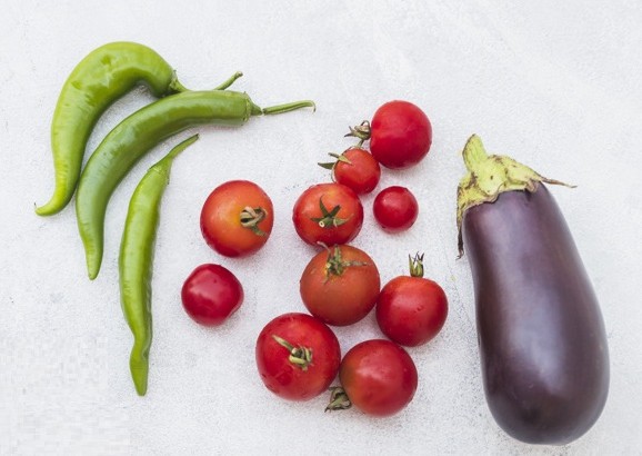 overhead-view-tomatoes.jpg